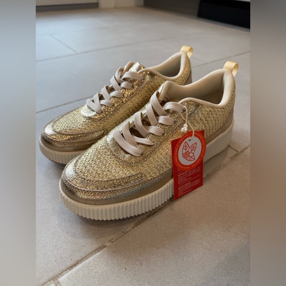Lucky Step gold sneakers size 8.5 - Picture 8 of 8